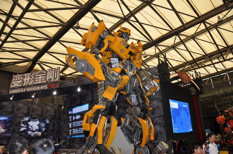 Illustration for article titled The Sites (and Booth Companions) of China's Biggest Show